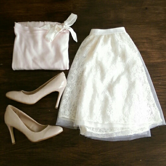 Express Dresses & Skirts - Express Cream Lace and Tulle Skirt Size 6